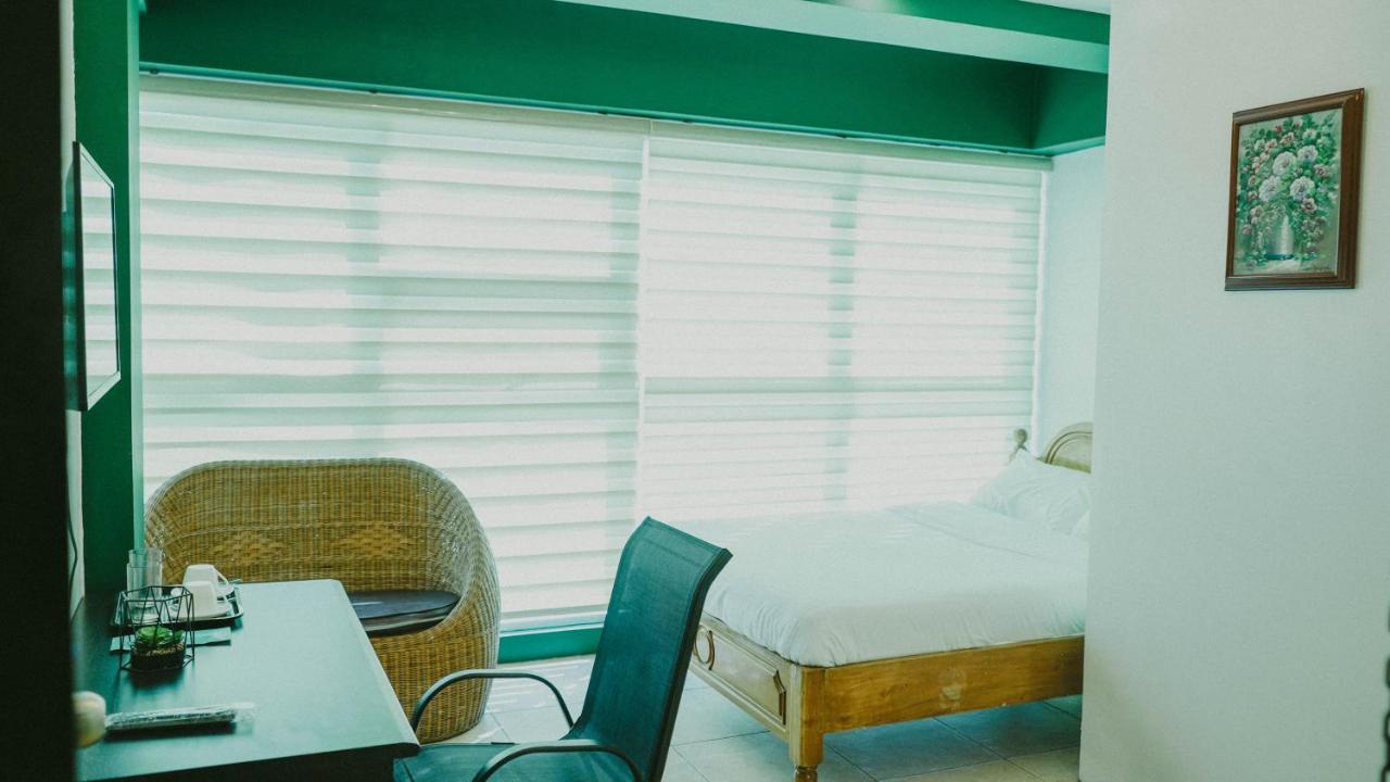 2428 Suites Urdaneta Exterior foto