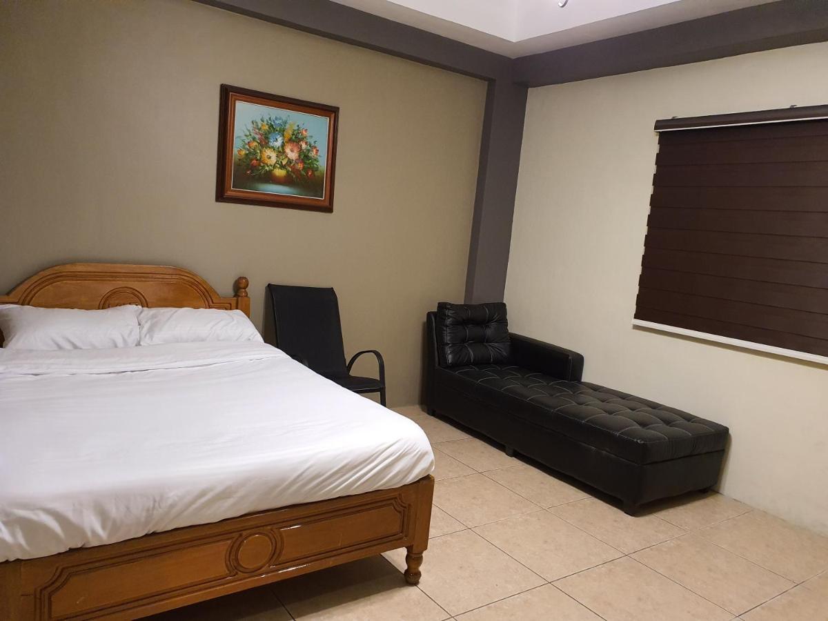 2428 Suites Urdaneta Exterior foto